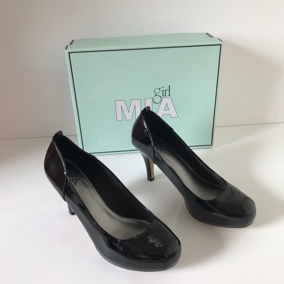 Girl Mia Black Patent Leather Pump - Picture 2 of 7